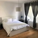 Gaudi Street Apartman