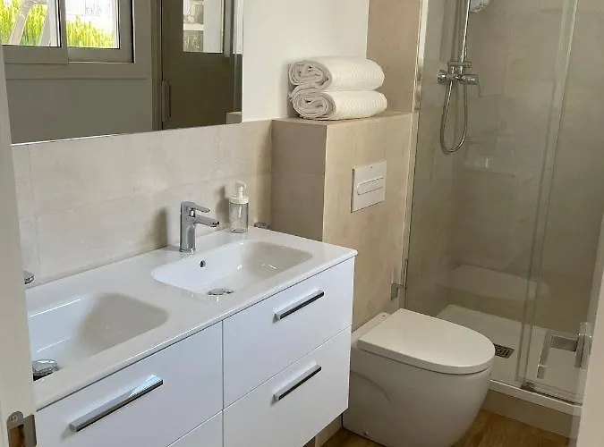 Gaudi Street Σίτζες